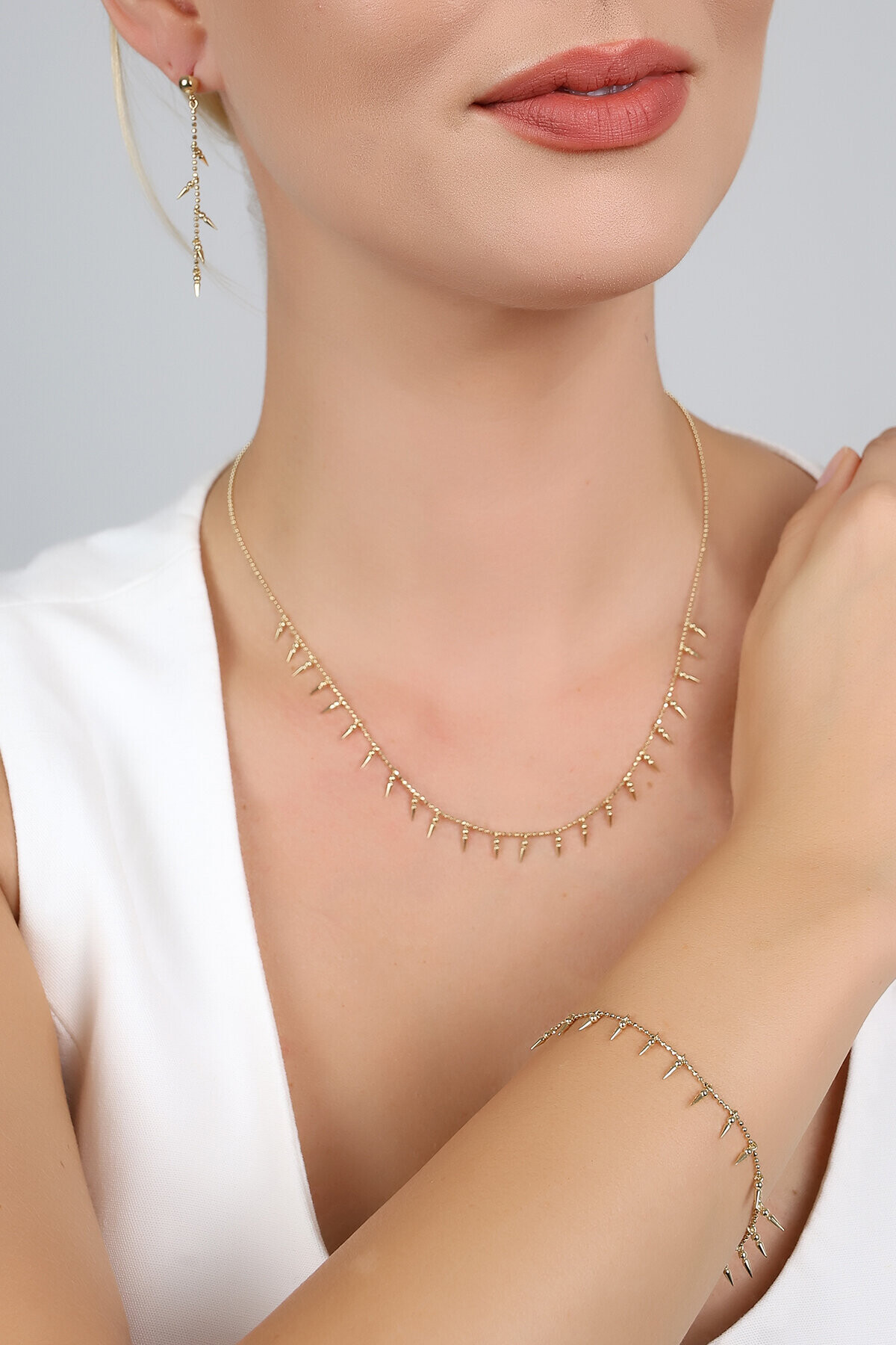 14 Ayar Altın Üçgen Sallantılı Set