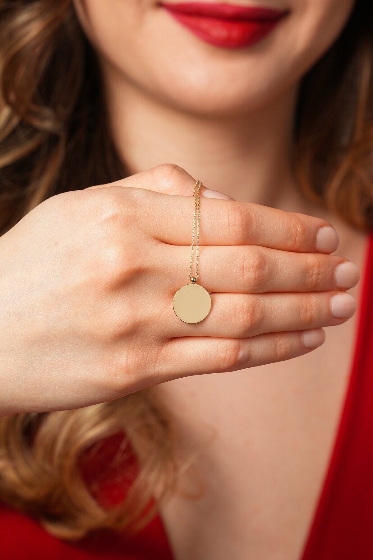 14 Ayar Altın Yuvarlak Plaka Kolye