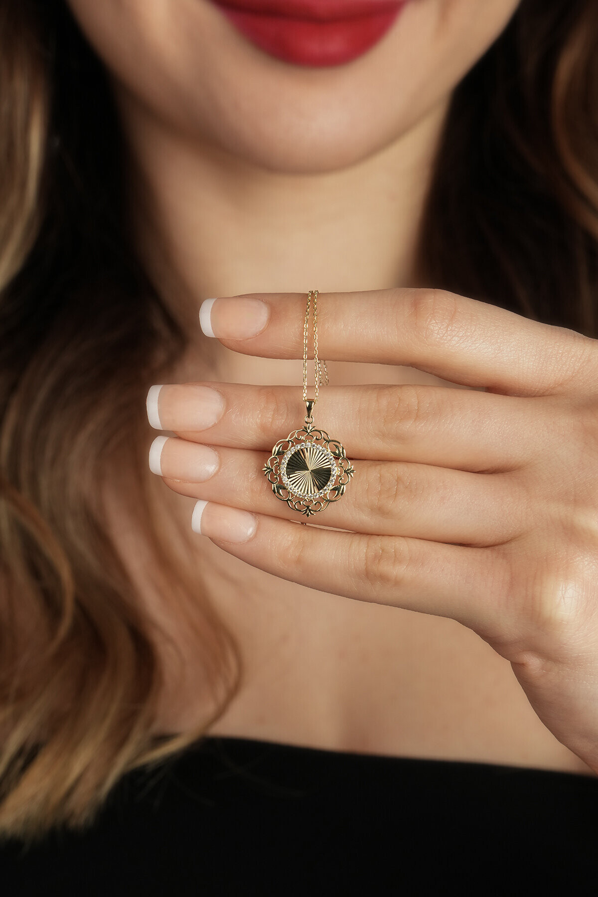 14 Ayar Kalemli Daire Kolye