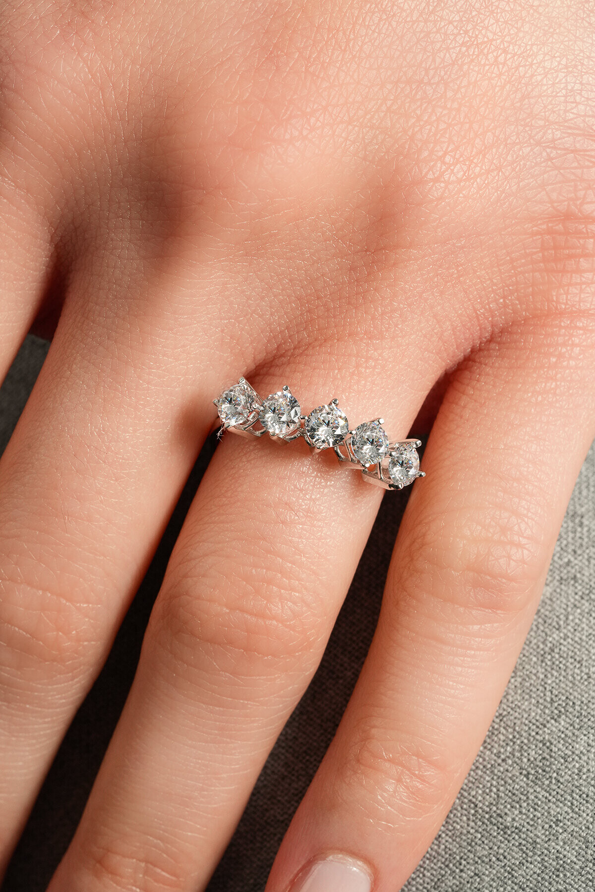 8 Ayar Beş Taş Yüzük