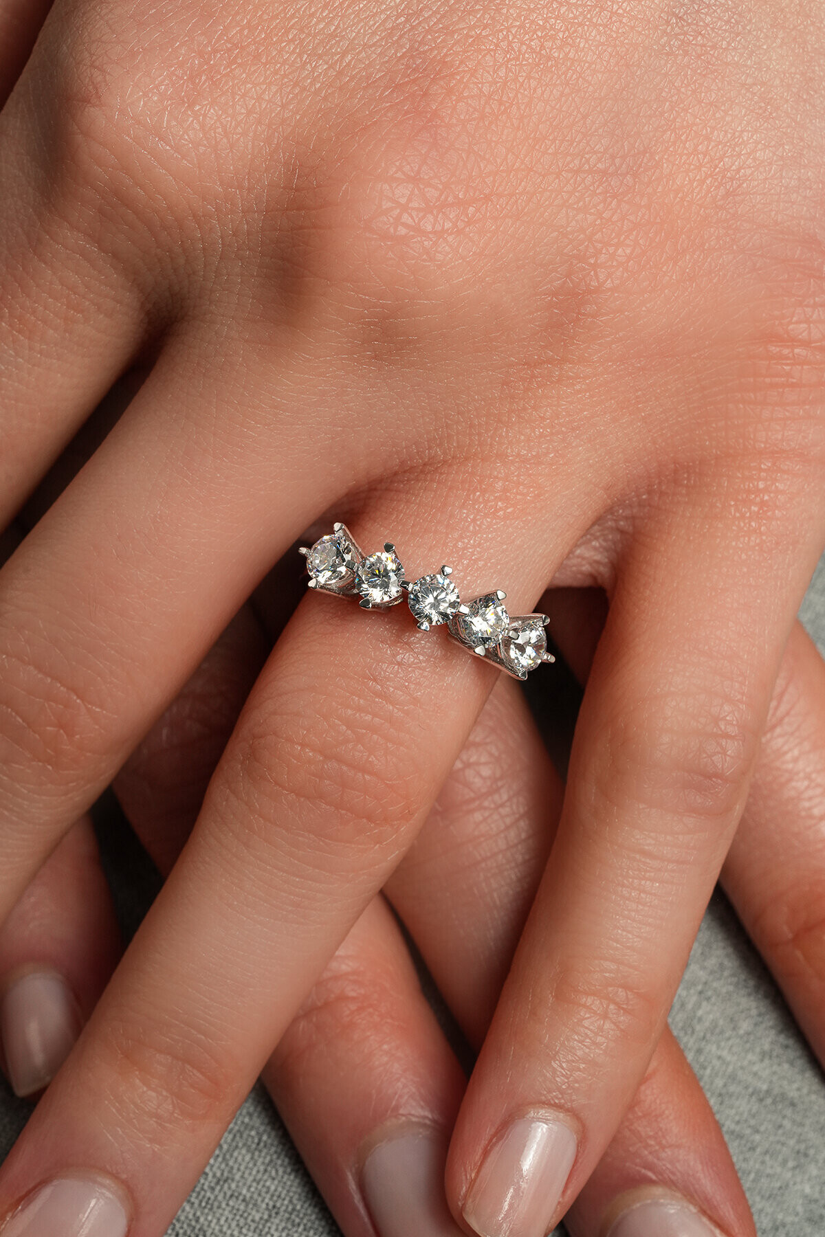 8 Ayar Beş Taş Yüzük