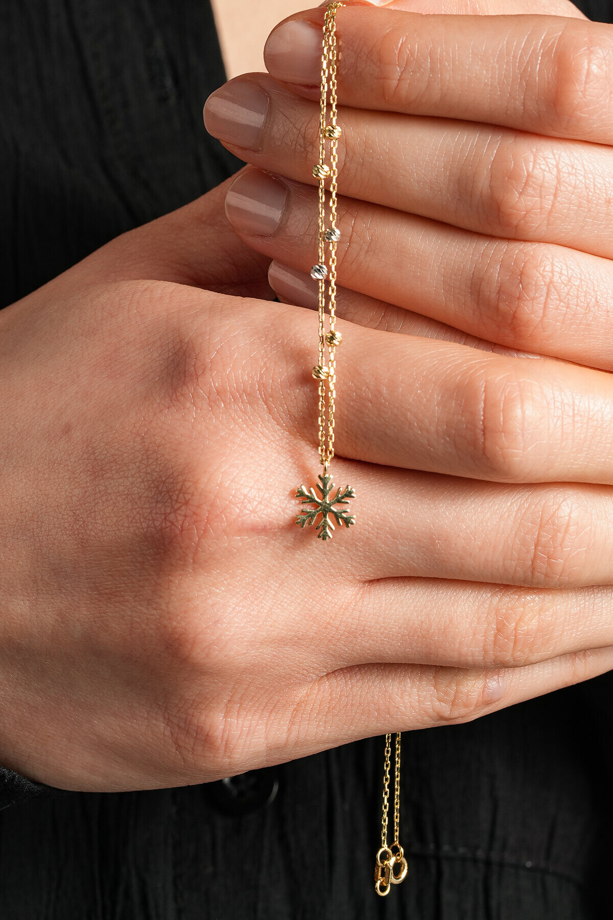 8 Ayar Kar Tanesi Kolye