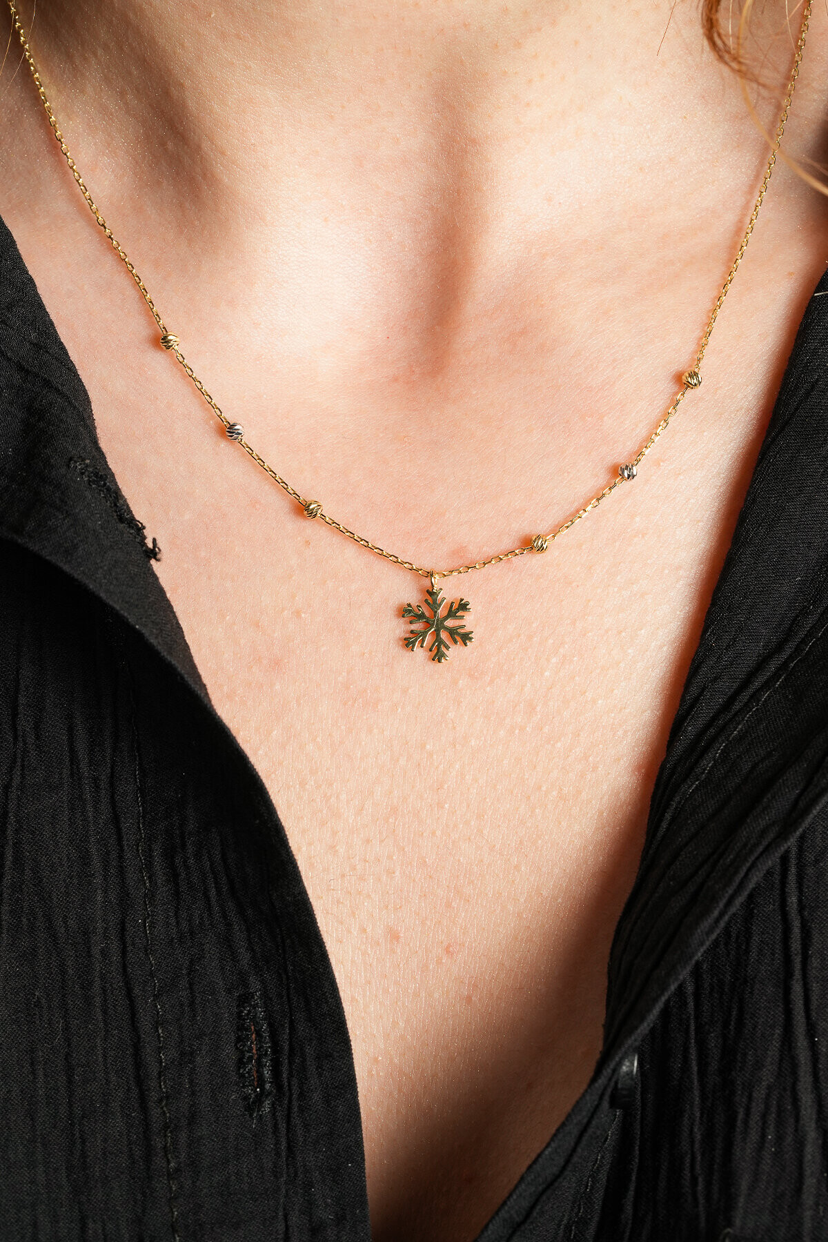 8 Ayar Kar Tanesi Kolye