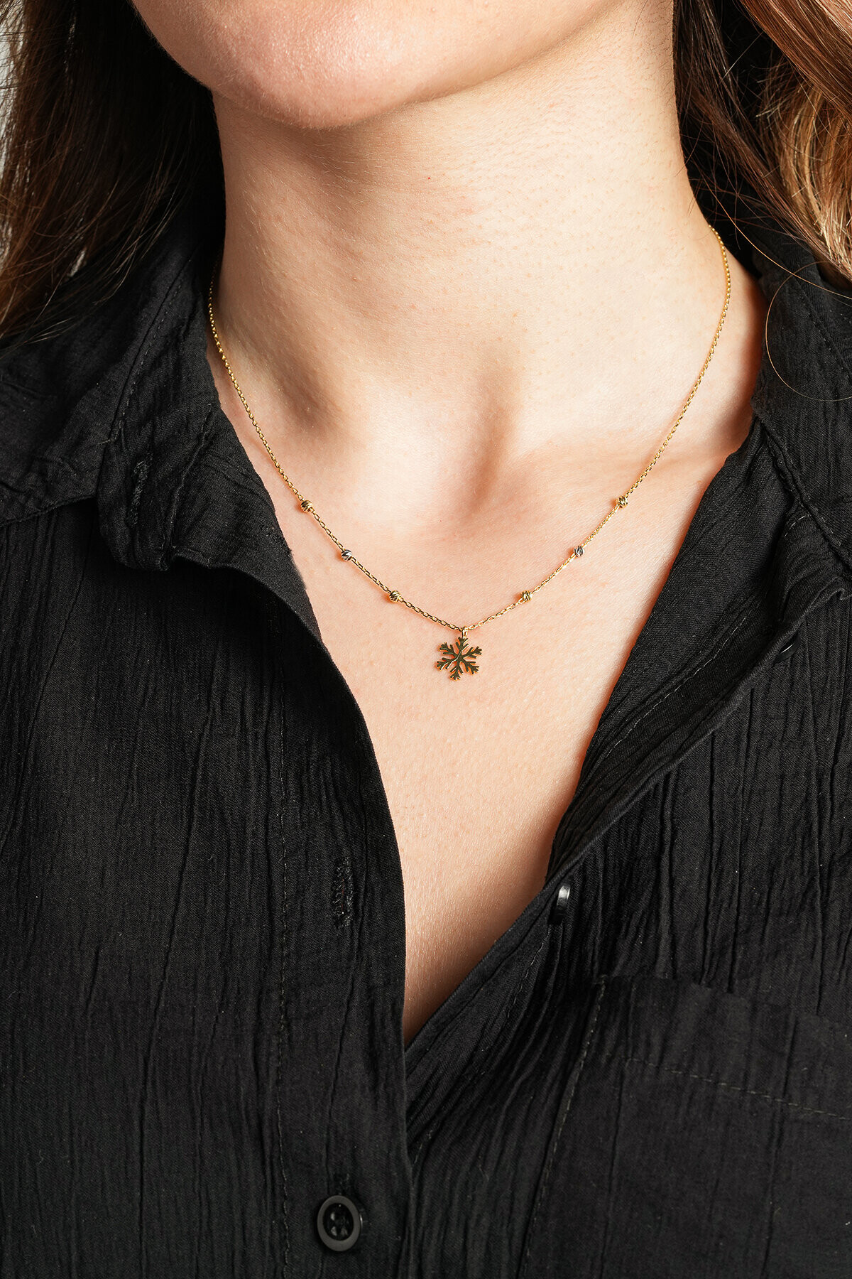 8 Ayar Kar Tanesi Kolye