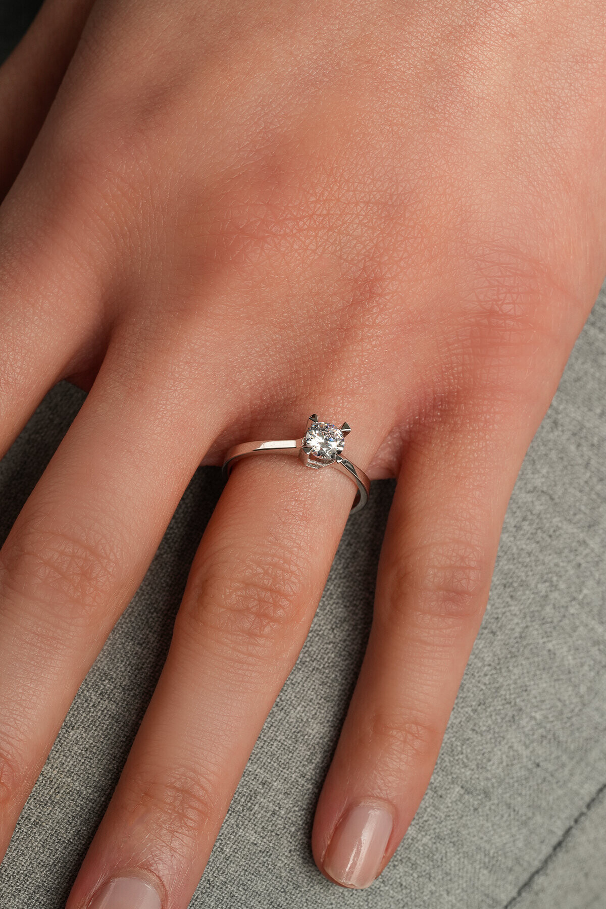 8 Ayar Tektaş Yüzük