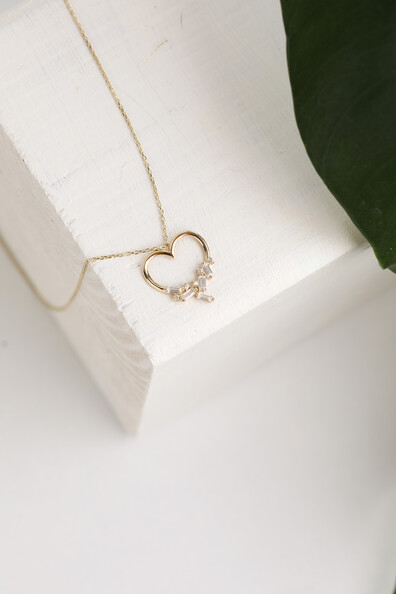 14 Ayar Altın Baget Kalp Kolye