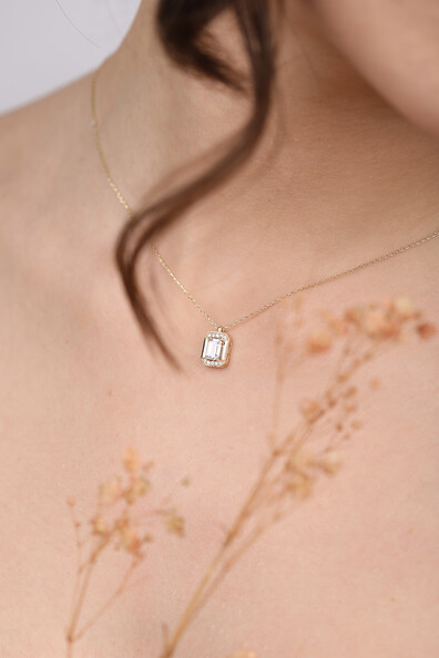 14 Ayar Altın Baget Kolye