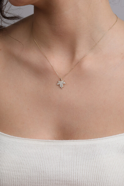 14 Ayar Altın Çınar Yaprağı Kolye