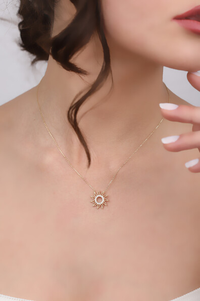 14 Ayar Altın Güneş Kolye