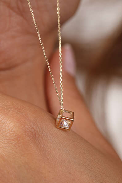 14 Ayar Altın Küp Kolye