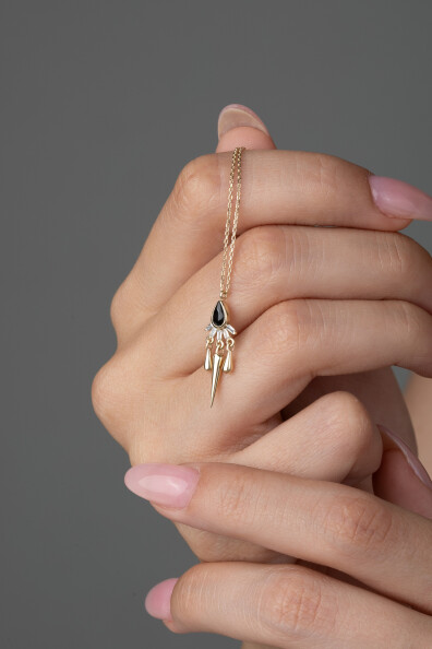 14 Ayar Altın Sallantılı Siyah Taş Kolye