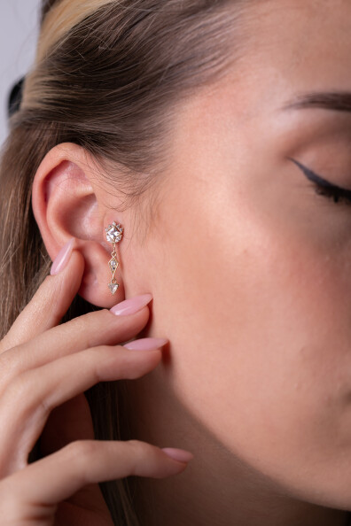 14 Ayar Altın Beyaz Taşlı Sallantılı Küpe