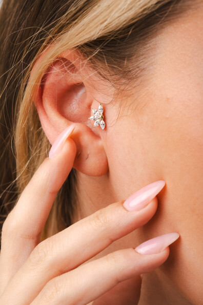 14 Ayar Altın Beyaz Taşlı Küpe