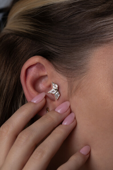 14 Ayar Altın Lotus Beyaz Taşlı Küpe