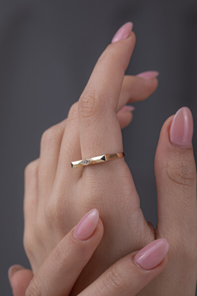 14 Ayar Altın Çİzgi Yüzük