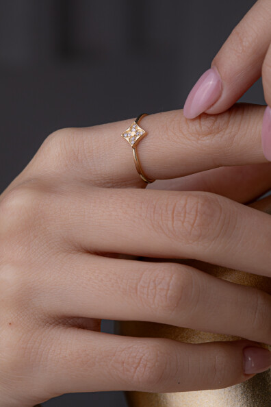 14 Ayar Altın Minimal Yüzük