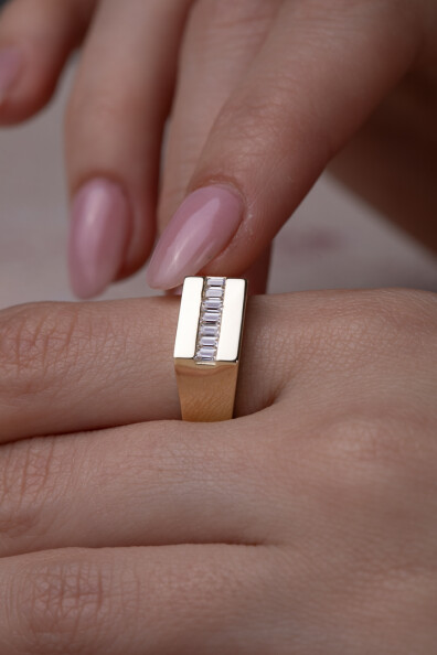 14 Ayar Altın Tasarım Taşlı Yüzük