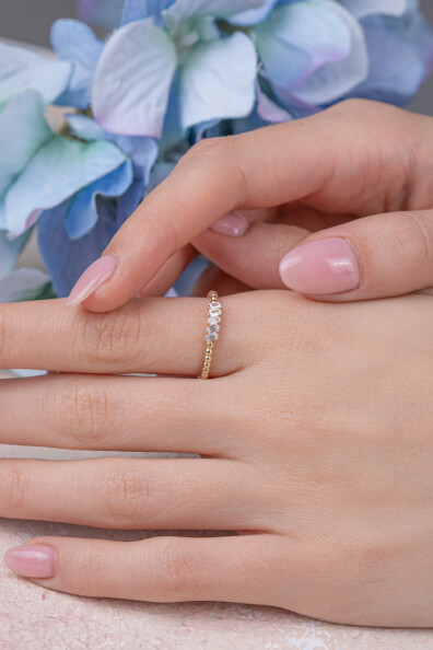 14 Ayar Altın Baget 5 Taşlı Yüzük