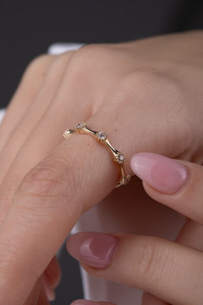 14 Ayar Altın Tasarım Taşlı Yüzük