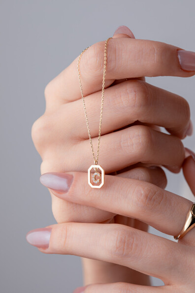 14 Ayar Altın C Harf Kolye