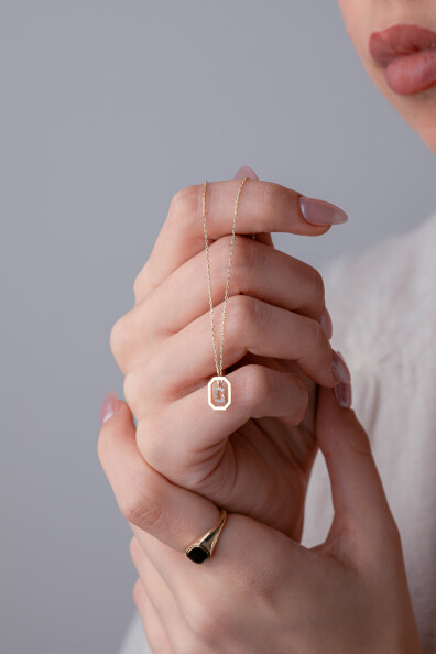 14 Ayar Altın G Harf Kolye