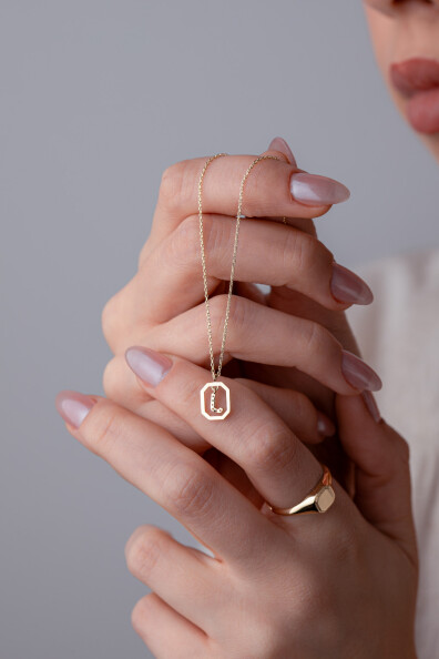 14 Ayar Altın J Harf Kolye