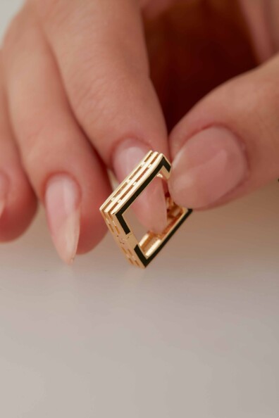 14 Ayar Altın Kare Küpe