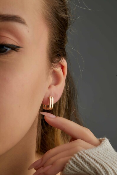 14 Ayar Altın Kare Küpe