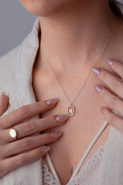 14 Ayar Altın M Harfi Kolye