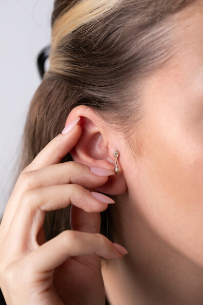 14 Ayar Altın Sade Tasarım Küpe