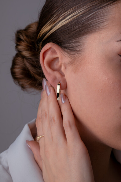 14 Ayar Altın Üçgen Küpe