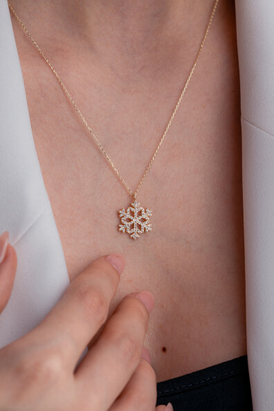 14 Ayar Altın Kartanesi Kolye