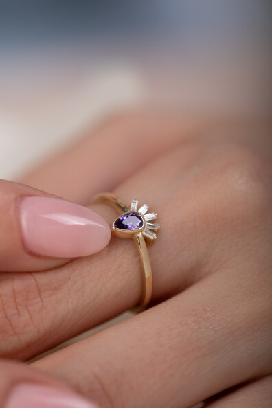 14 Ayar Altın Amatist Taşlı Yüzük