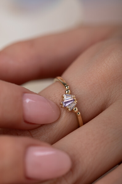 14 Ayar Altın Beyaz Taşlı Yüzük