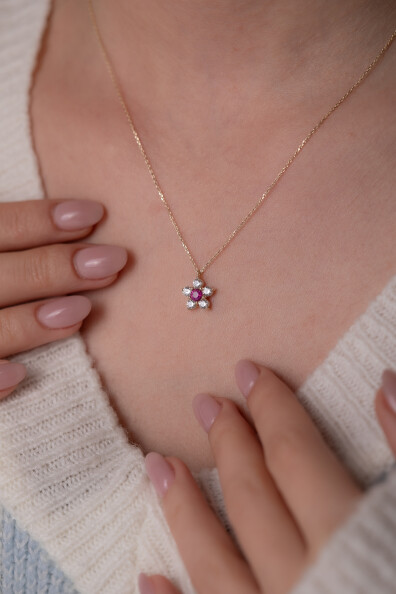 14 Ayar Altın Çiçek Kolye