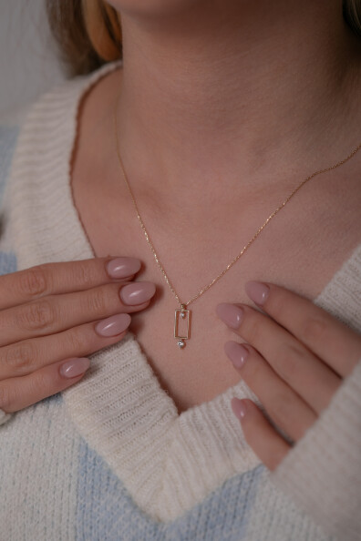 14 Ayar Altın Dikdörtgen Kolye