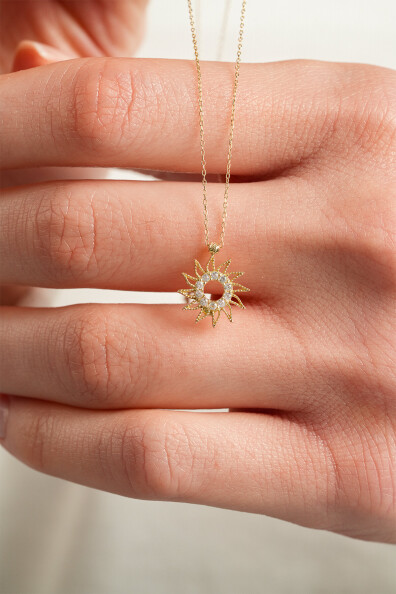 14 Ayar Altın Güneş Kolye