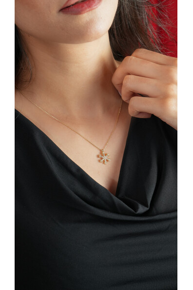 14 Ayar Altın Kartanesi Kolye