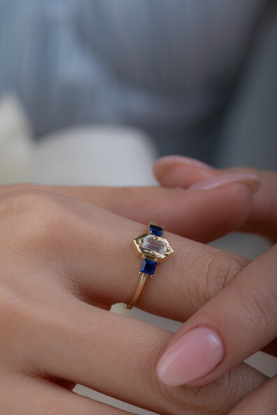 14 Ayar Altın Lacivert Taşlı Yüzük