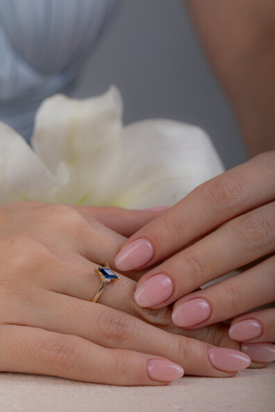 14 Ayar Altın Lacivert Taşlı Yüzük