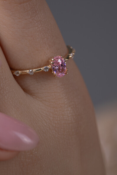 14 Ayar Altın Oval Taş Yüzük