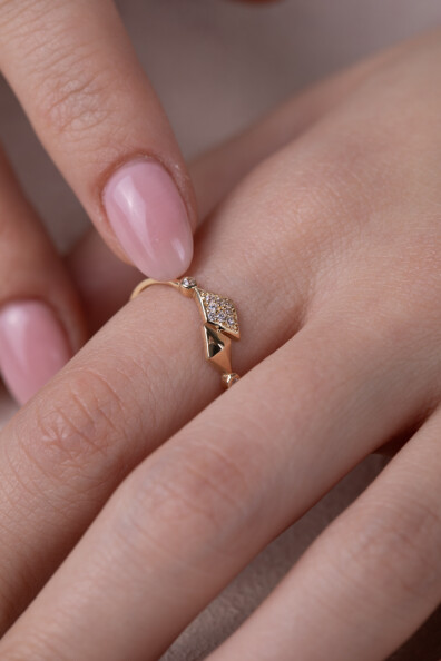 14 Ayar Altın Taşlı Karo Yüzük