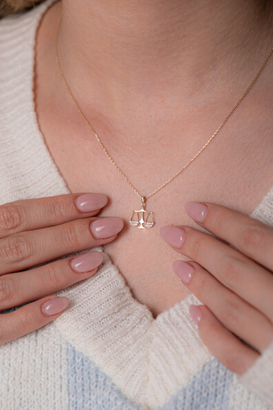 14 Ayar Altın Terazi Kolye