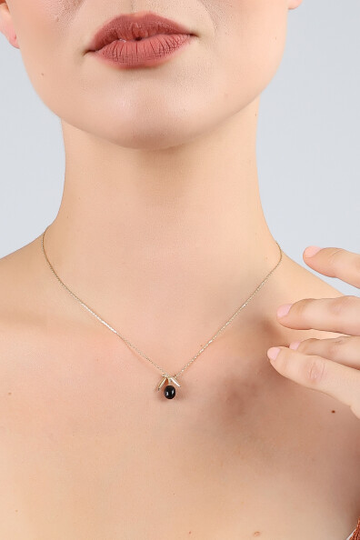 14 Ayar Altın Zarif Siyah Zeytin Kolye