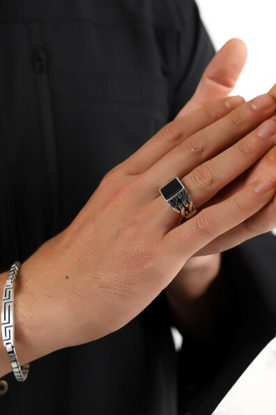 Gümüş Kare Taşlı Oniks Erkek Yüzük