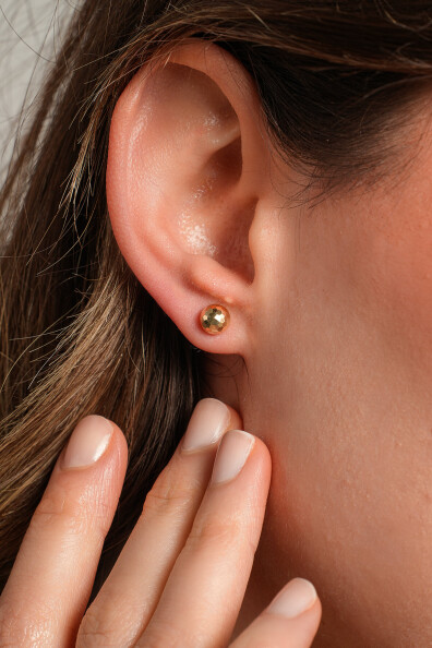 14 Ayar Altın Desenli Top Küpe