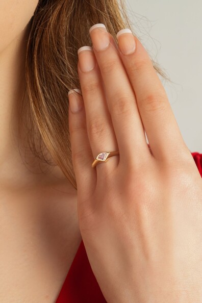 14 Ayar Taşlı Yüzük