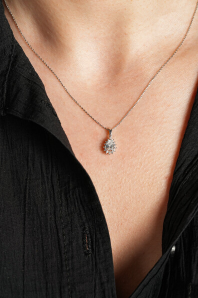 8 Ayar Tektaş Kolye