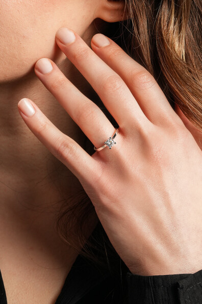 8 Ayar Tektaş Yüzük